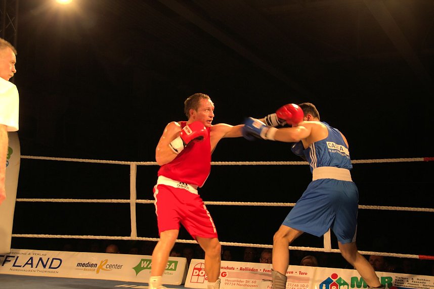 Nordhausen: NSV-Boxer sind klare Sieger gegen Straubing in der Ballspielhalle