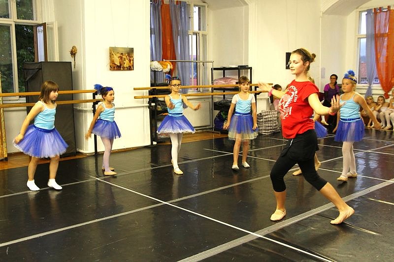 Die Schneek&ouml;nigin - ein getanztes M&auml;rchen.