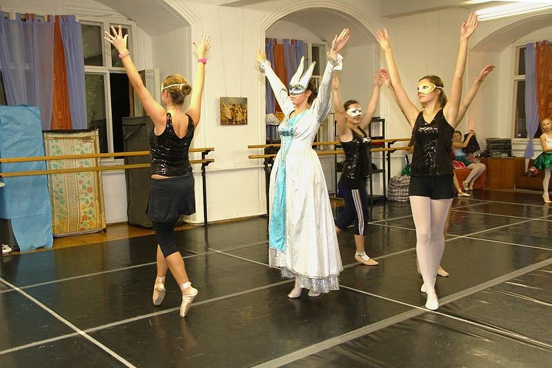 Die Schneek&ouml;nigin - ein getanztes M&auml;rchen.