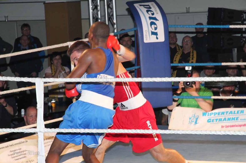 Boxnacht mit einem klaren Sie f&uuml;r den Nordh&auml;user Sportverein