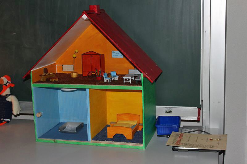 Feuerhaus &uuml;bergeben