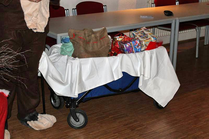 Weihnachtsmann kam mit Rentier