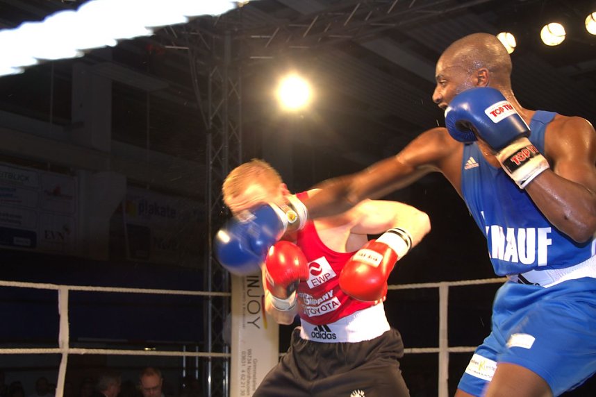 Boxnacht in der Ballspielhalle in Nordhausen