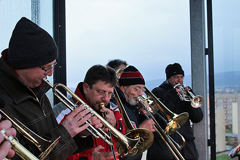 Last uns warm und trocken bleiben - St&uuml;rmisches Turmblasen