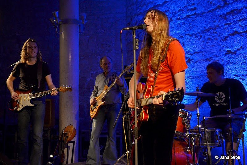 Bei The Double Vision & iNUTERO dabei