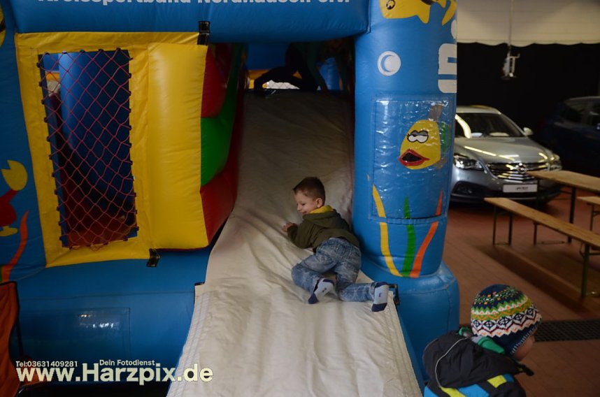 Viel los in der Autowelt Peter