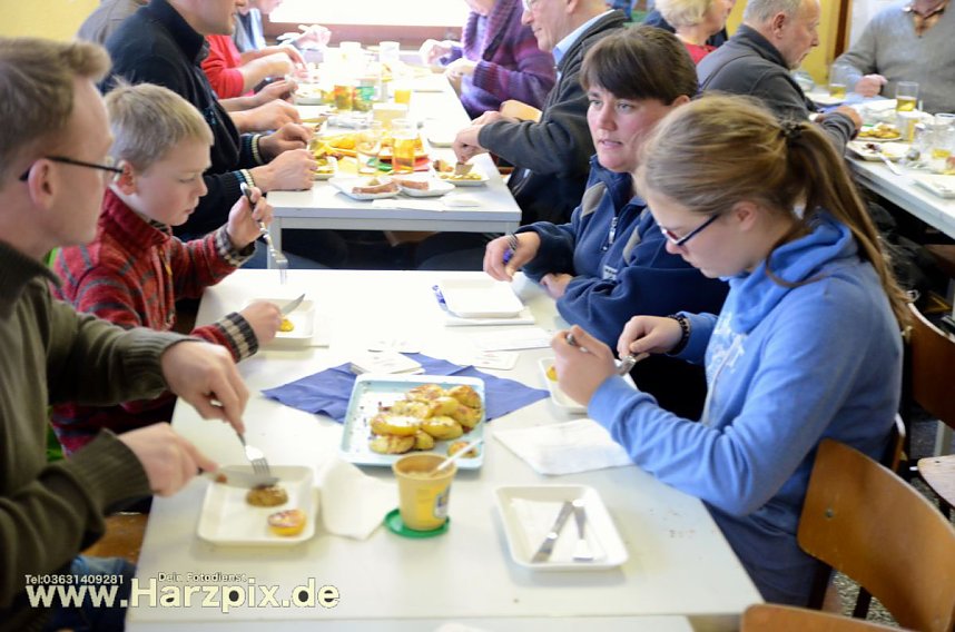 Kartoffelscheibenessen