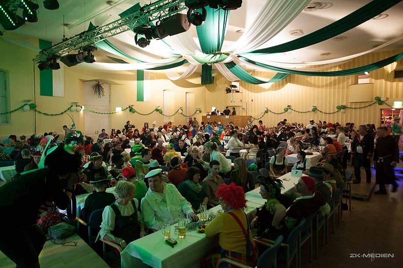 Nach dem Umzug geht es abends weiter