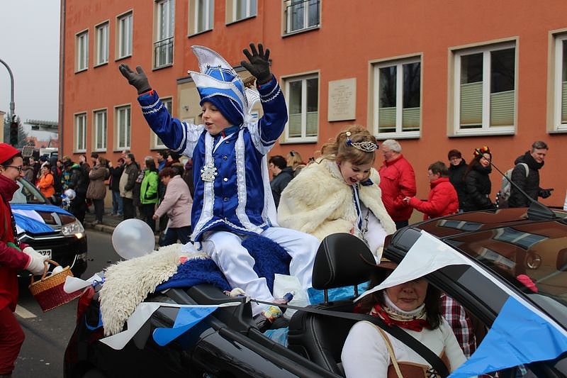 N&auml;rrinnen und Narren zogen durch Sondershausen (1)
