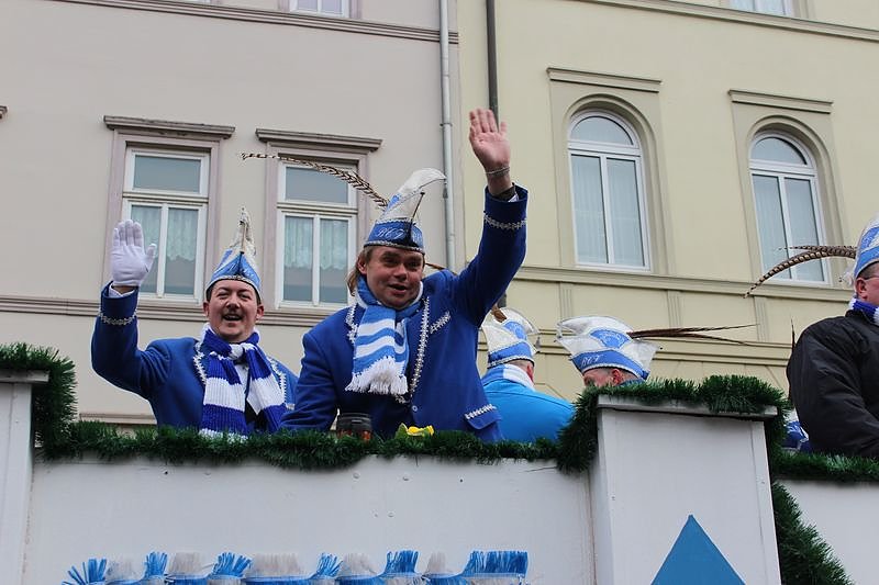 N&auml;rrinnen und Narren zogen durch Sondershausen (1)