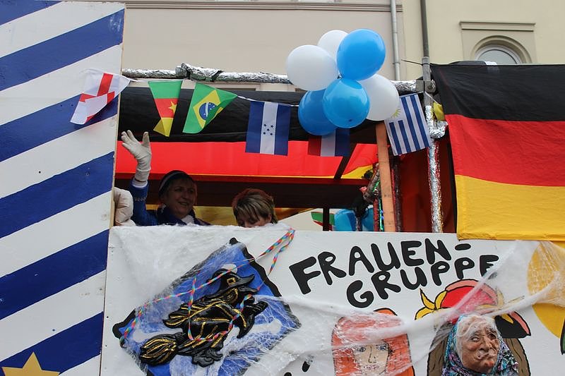 N&auml;rrinnen und Narren zogen durch Sondershausen (1)