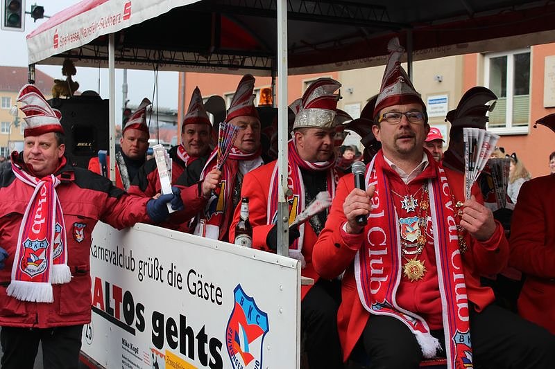 N&auml;rrinnen und Narren zogen durch Sondershausen (1)