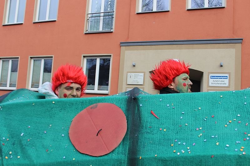 N&auml;rrinnen und Narren zogen durch Sondershausen (2)