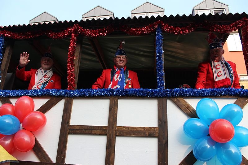 N&auml;rrinnen und Narren zogen durch Sondershausen (2)