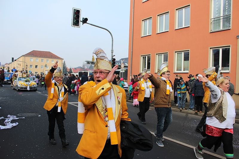 N&auml;rrinnen und Narren zogen durch Sondershausen (2)