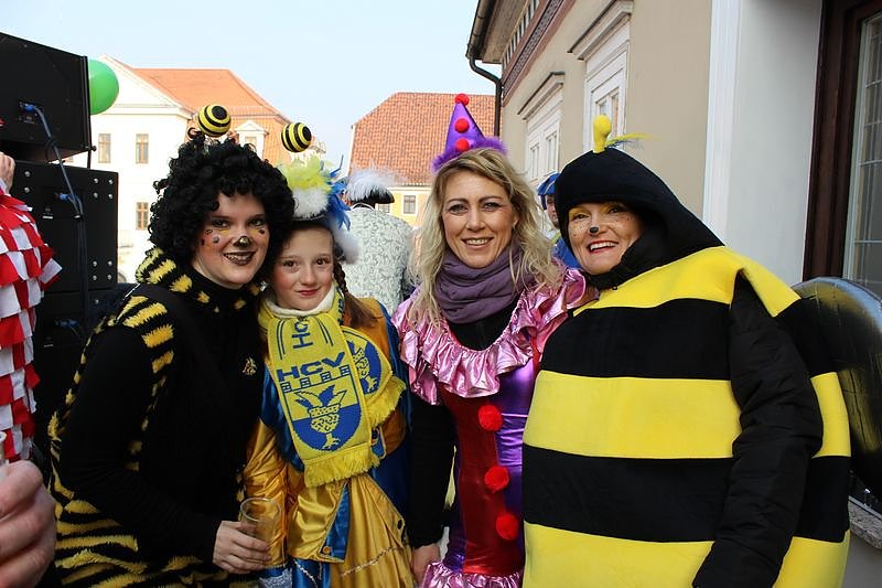 Party auf Markt und im Rathaus (1)