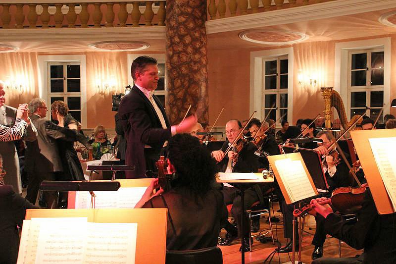 nnz/kn: Ballgefl&uuml;ster mit Premiere