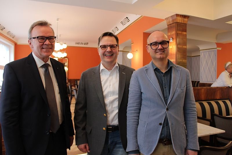 Caf&eacute; Pille und 10 Wohnungen