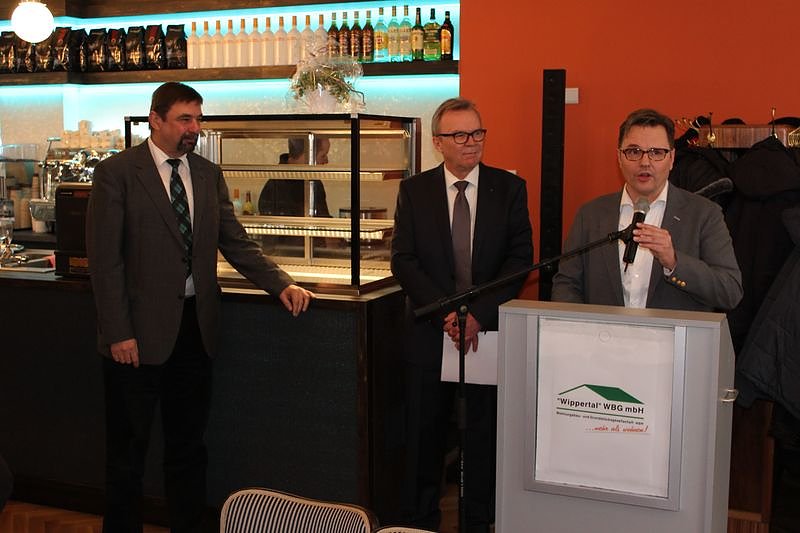 Caf&eacute; Pille und 10 Wohnungen