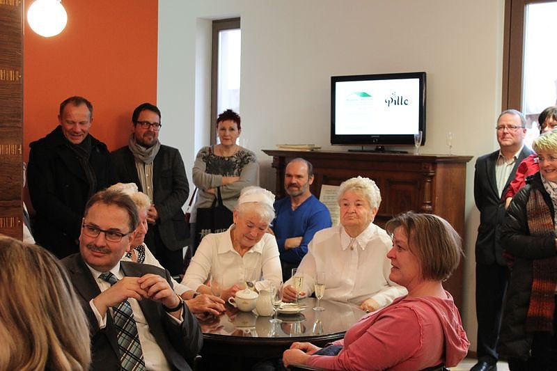 Caf&eacute; Pille und 10 Wohnungen