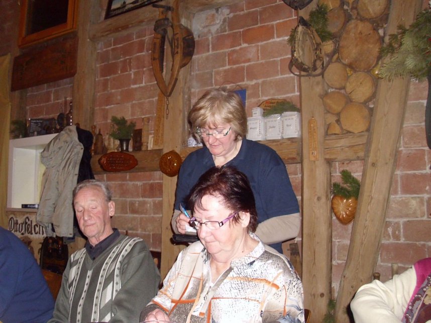 Gelungene Frauentagsfeier der IG BCE in Allmenhausen