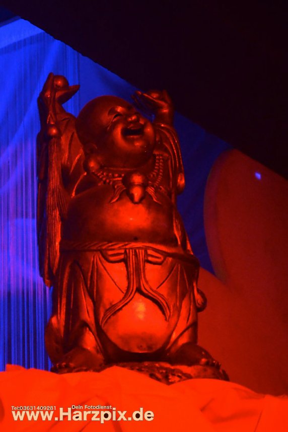 Houseverliebt im Club Buddha