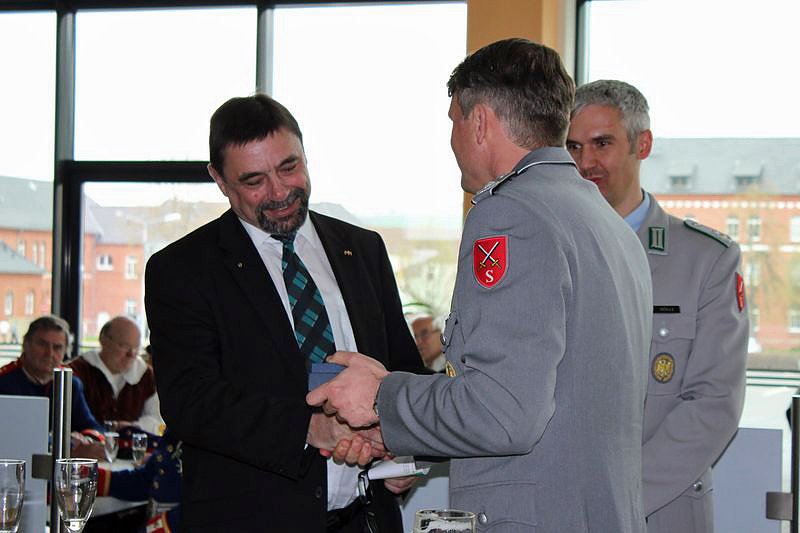 K&ouml;stlicher Abschiedsgru&szlig;