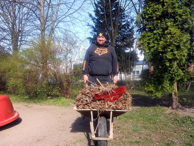 Fr&uuml;hjahrsputz in Ortsteil Esperstedt