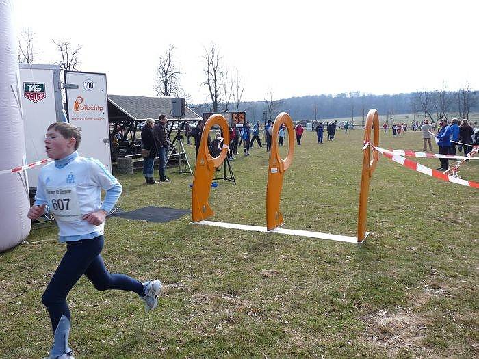 Kinder und Jugendliche beim Possenlauf