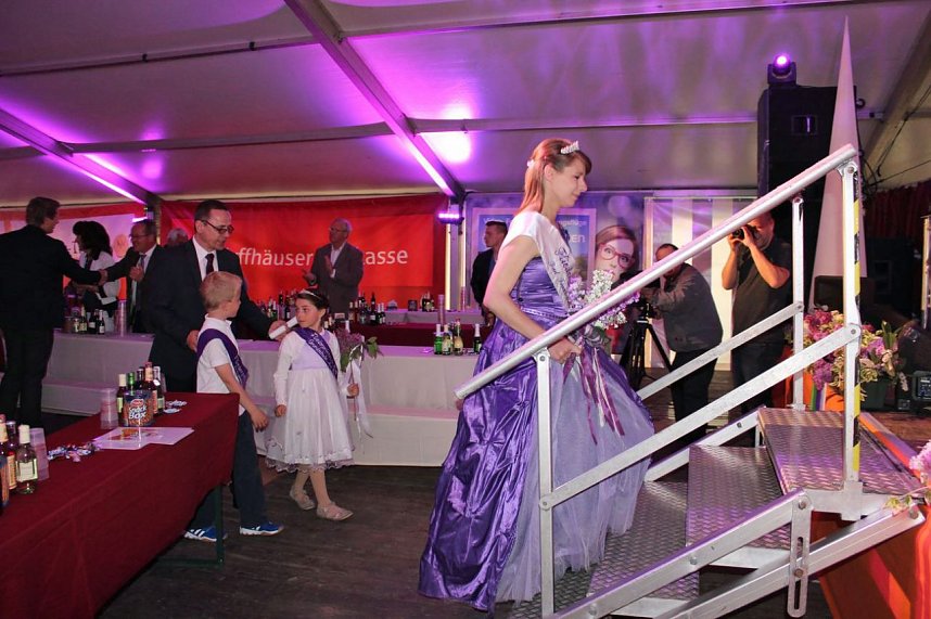 Von der Wahl der Fliederk&ouml;nigin