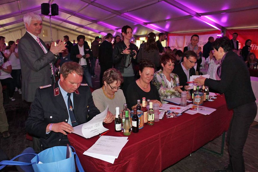 Von der Wahl der Fliederk&ouml;nigin