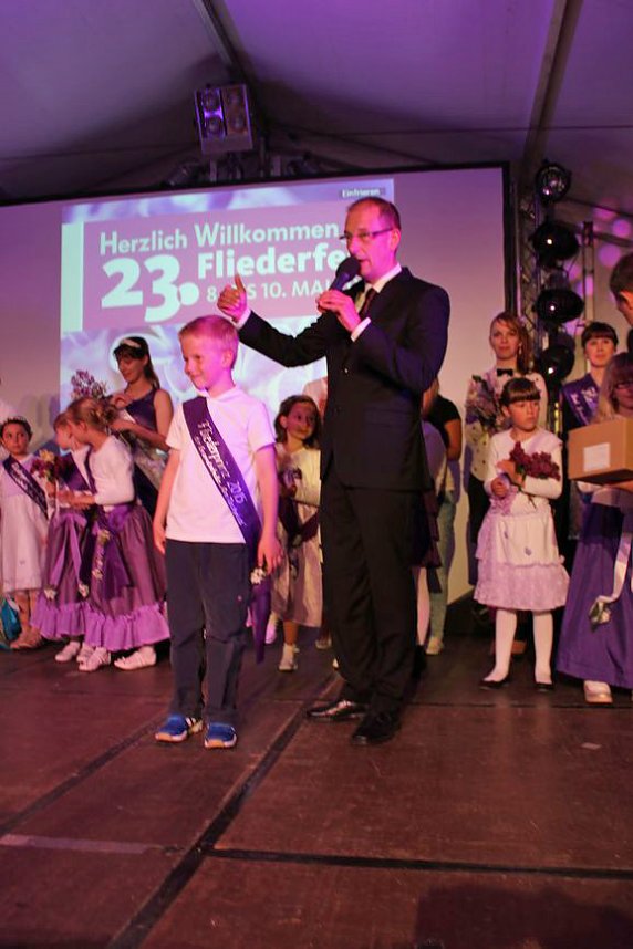 Von der Wahl der Fliederk&ouml;nigin