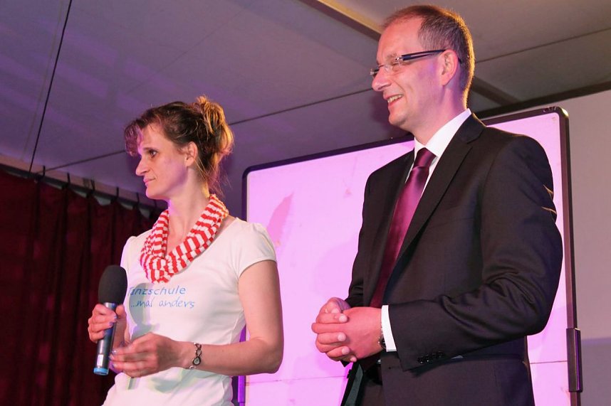 Von der Wahl der Fliederk&ouml;nigin