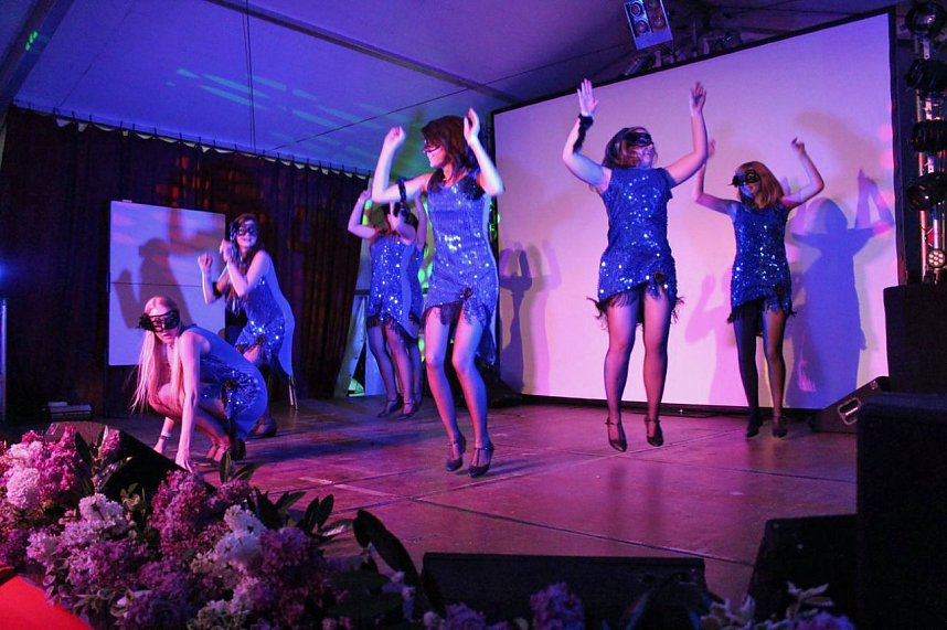 Von der Wahl der Fliederk&ouml;nigin