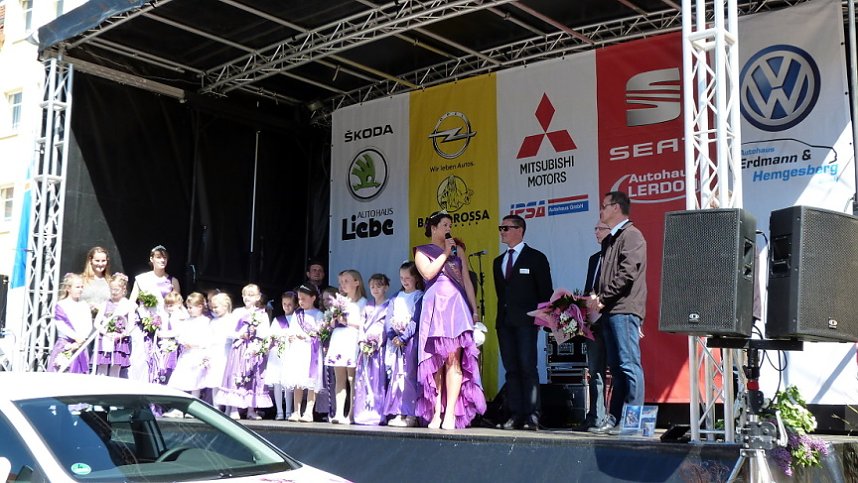 Auto f&uuml;r die Fliederk&ouml;nigin