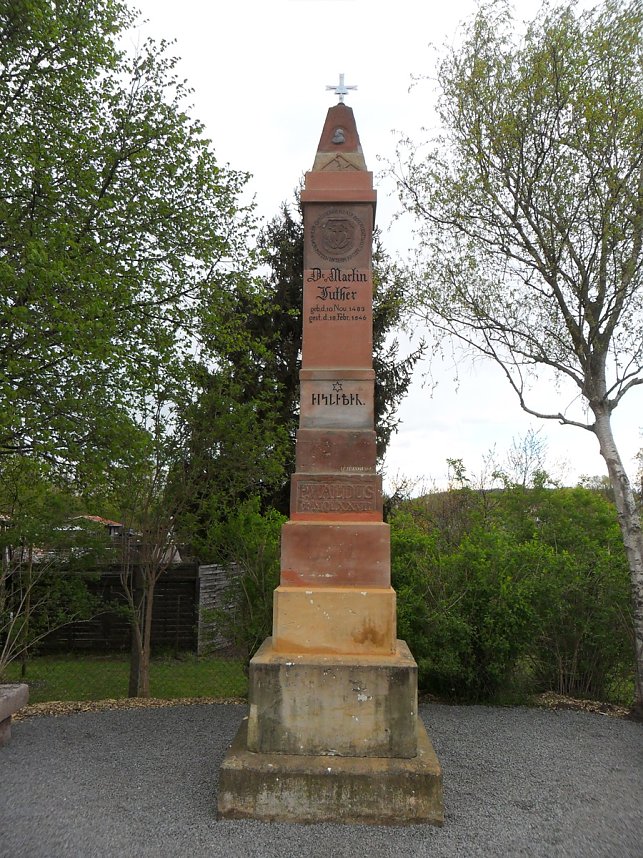 Arterner Lutherstein feierlich &uuml;bergeben