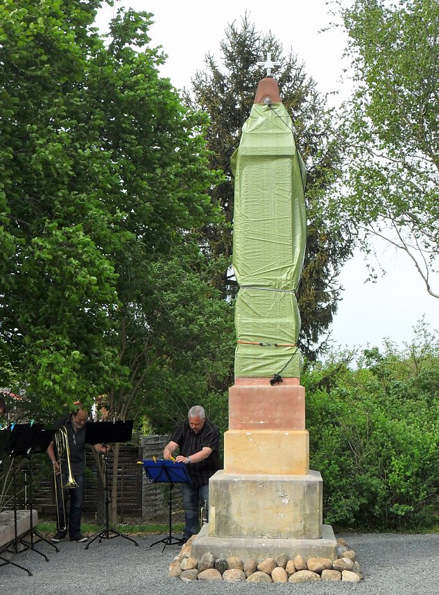 Arterner Lutherstein feierlich &uuml;bergeben