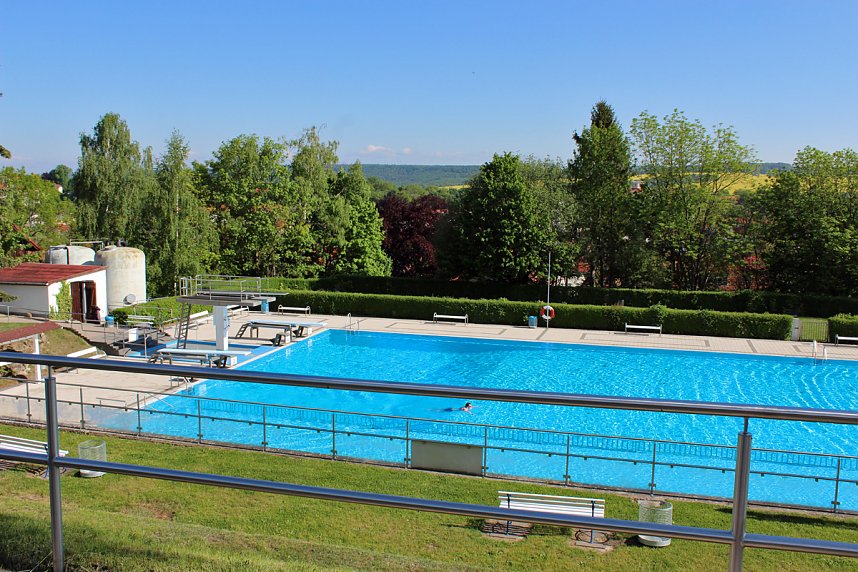 Anbaden im Bergbad Sondershausen