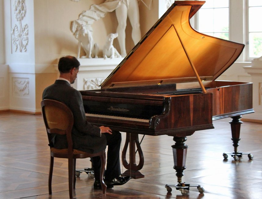 Enrico Pace am Liszt-Fl&uuml;gel