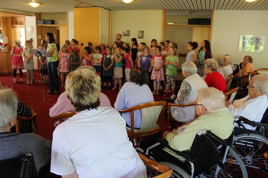 Sch&uuml;ler helfen in AWO-Einrichtungen