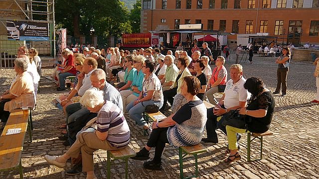 Kopfloser Dirigent beim Residenzfest 2015