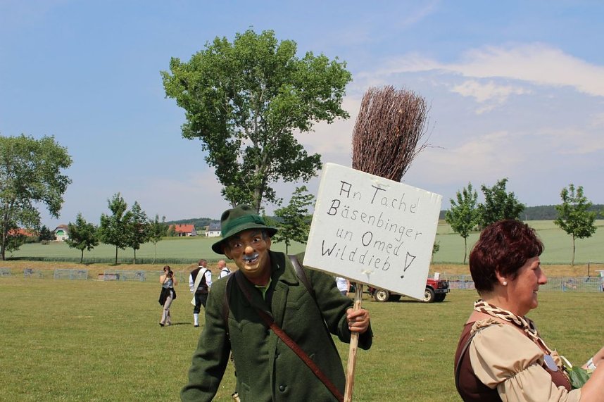 Laubk&ouml;nig gekr&ouml;nt