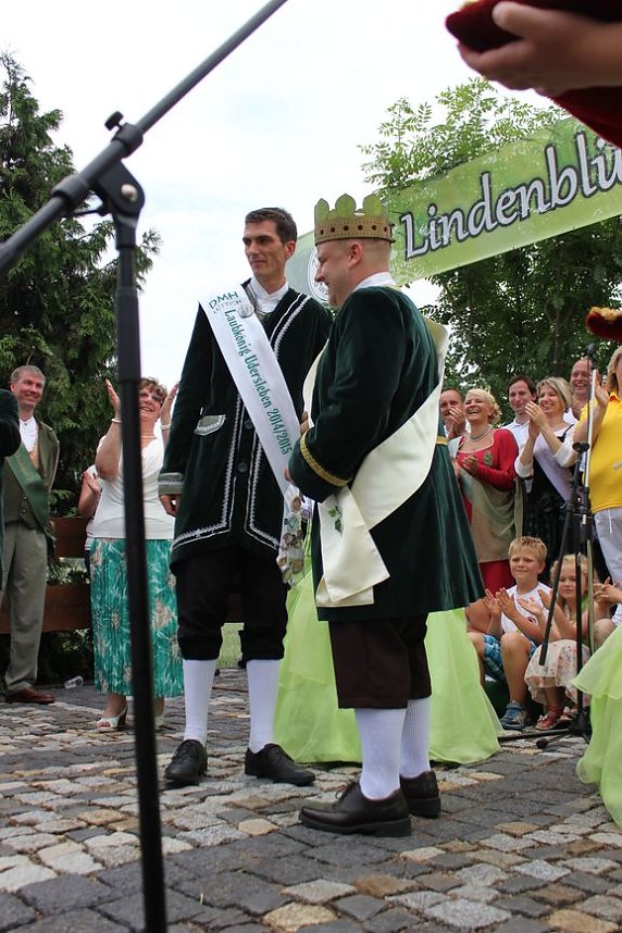 Laubk&ouml;nig gekr&ouml;nt