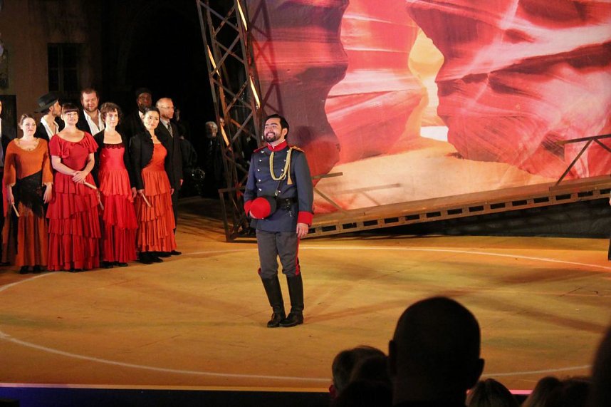 Glanzvolle Premiere in Sondershausen