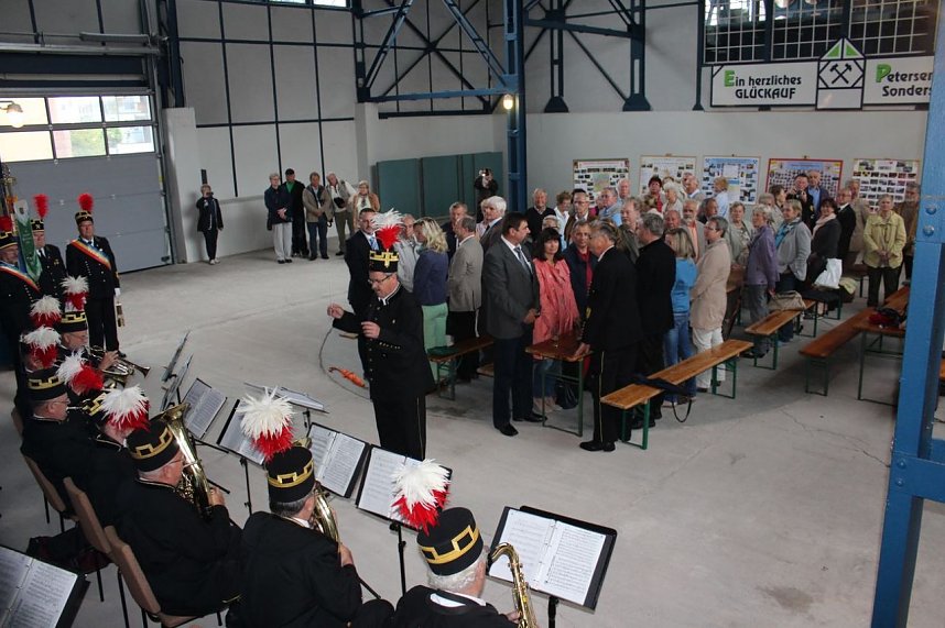 Bergleute feiern auch im Regen