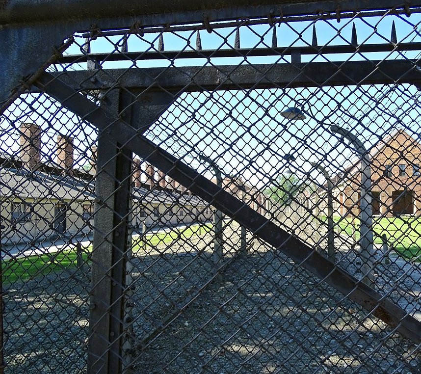 Die Erinngerung wach halten - die Jugendlichen des Diakonieverbandes Bad Frankenhausen besuchten auch dieses Jahr wieder die Gedenkst&auml;tte Auschwitz