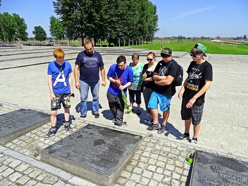Die Erinngerung wach halten - die Jugendlichen des Diakonieverbandes Bad Frankenhausen besuchten auch dieses Jahr wieder die Gedenkst&auml;tte Auschwitz