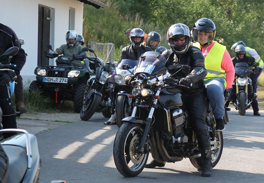 Coole Bikes auf hei&szlig;em Asphalt