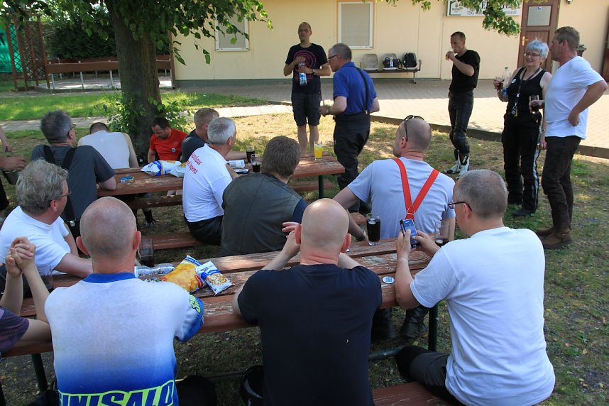 Coole Bikes auf hei&szlig;em Asphalt