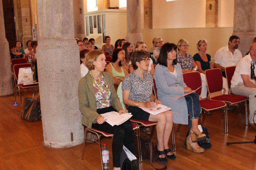 Sprache &ouml;ffnet T&uuml;ren